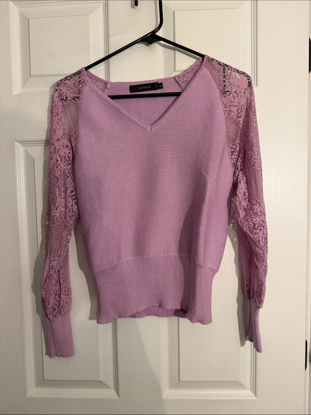 Zesica Lilac Lace-Sleeve V-Neck Sweater Size S